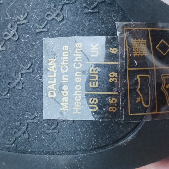 KELLY + KATE GORGEOUS Elegant Black Slingback Heels - Picture 5 of 5